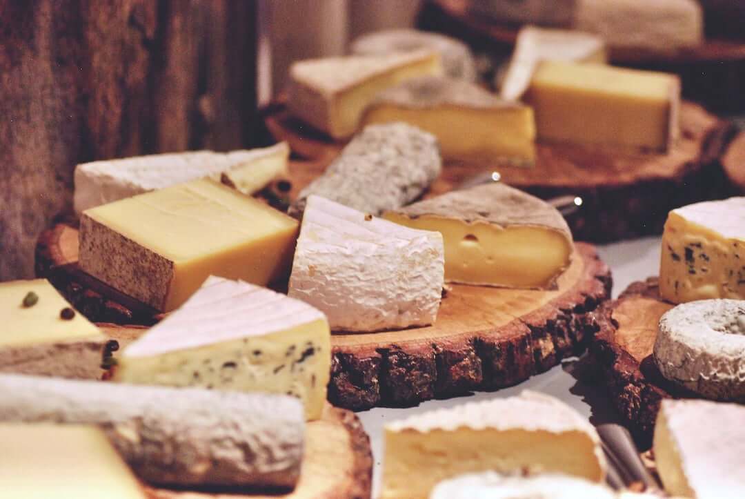 plateau fromage val de loire sur rondin bois champetre