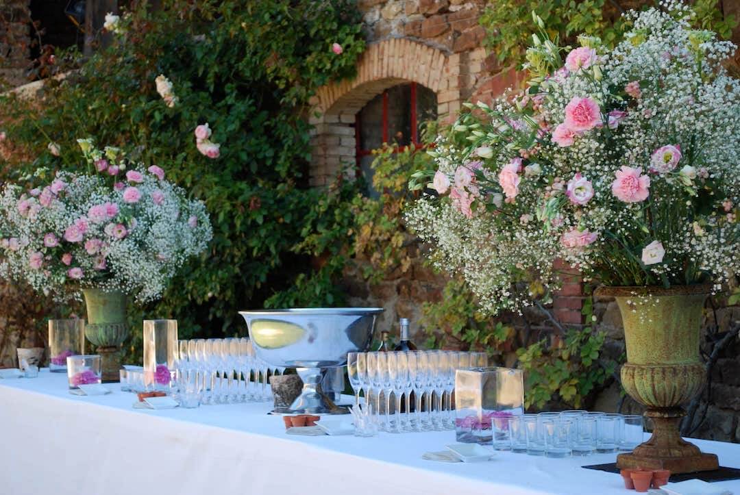 buffet dejeunatoire poste boissons et decoration florale fredeville